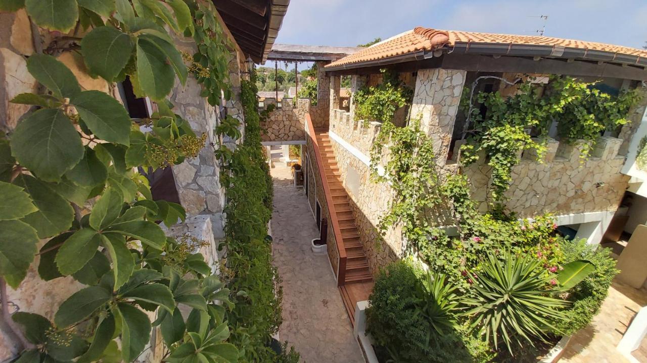 Residence Il Castello Лампедуза Экстерьер фото